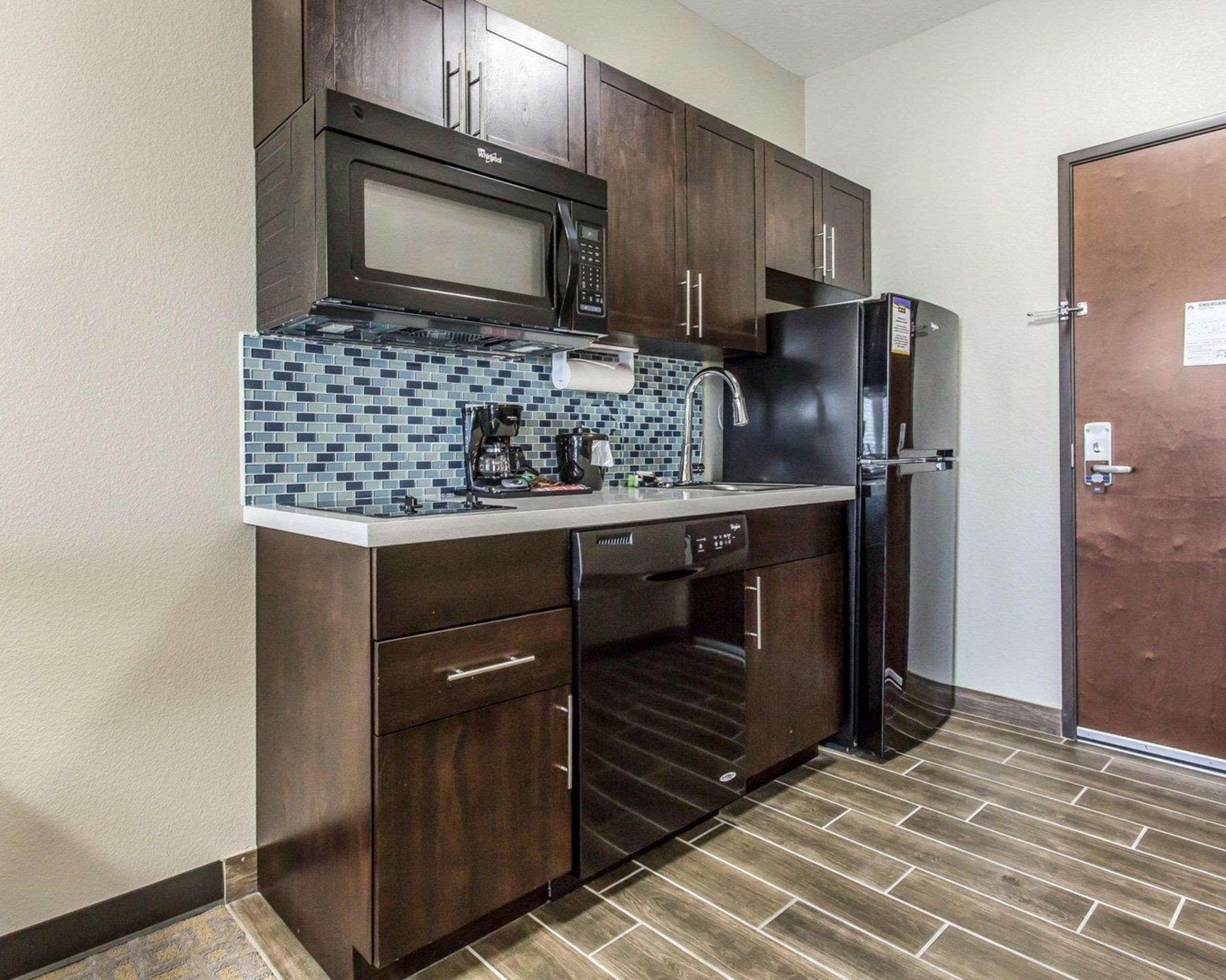 Mainstay Suites Midland Exterior foto